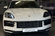 Porsche Cayenne Base