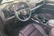 Porsche Cayenne Base