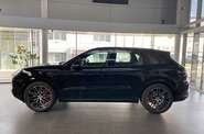 Porsche Cayenne Base