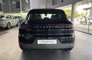 Porsche Cayenne Base