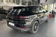Porsche Cayenne Base