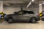 Porsche Cayenne Black Edition