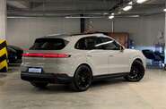 Porsche Cayenne Base