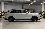Porsche Cayenne Base