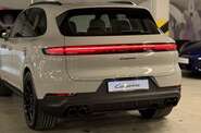 Porsche Cayenne Base