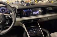 Porsche Cayenne Base