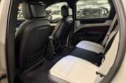 Porsche Cayenne Base