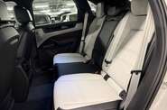 Porsche Cayenne Base