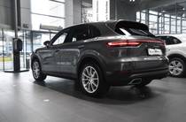 Porsche Cayenne Base