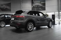 Porsche Cayenne Base