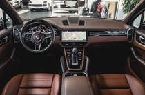 Porsche Cayenne Base