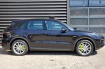 Porsche Cayenne Base