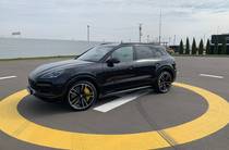 Porsche Cayenne Base