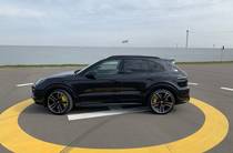 Porsche Cayenne Base