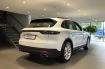 Porsche Cayenne Base