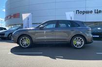 Porsche Cayenne Base