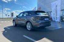 Porsche Cayenne Base