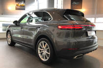 Porsche Cayenne Base