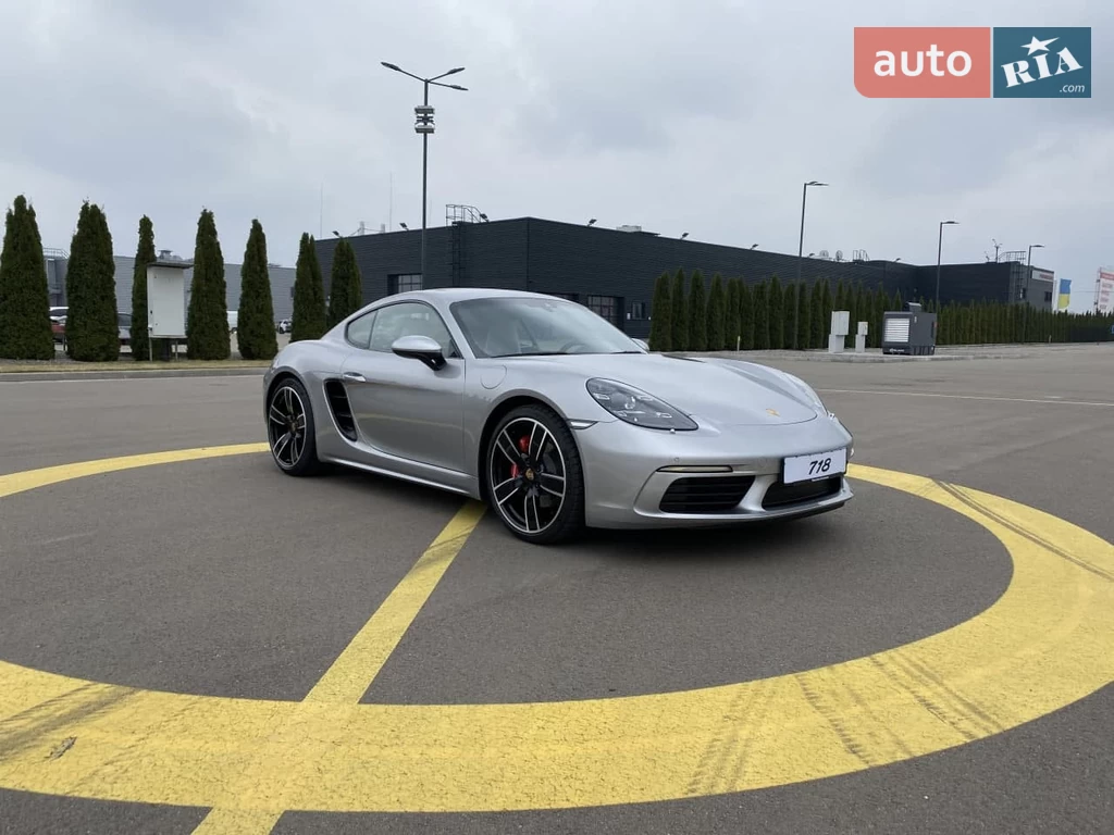 Porsche Cayman Base