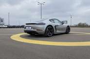 Porsche Cayman Base