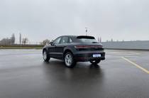 Porsche Macan Base