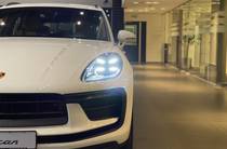 Porsche Macan Base