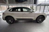 Porsche Macan Base