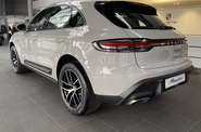 Porsche Macan Base