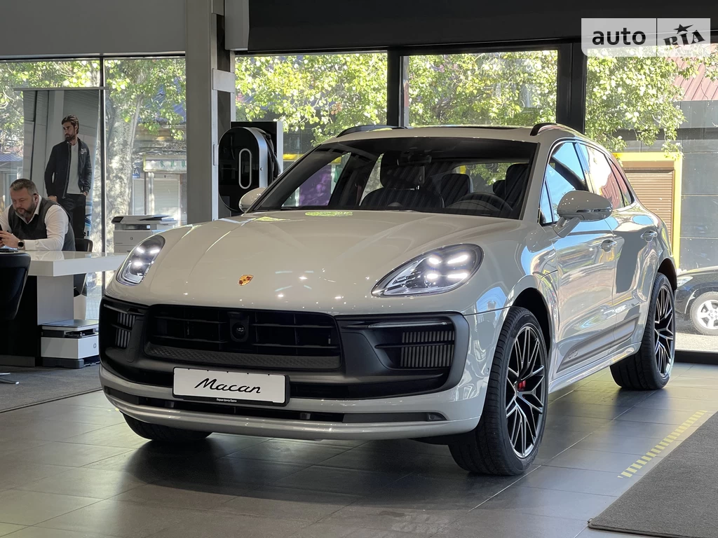 Porsche Macan Base