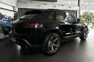 Porsche Macan Base