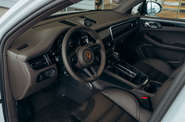 Porsche Macan Base