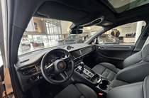 Porsche Macan Base