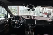 Porsche Macan Base