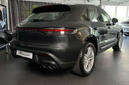 Porsche Macan Base