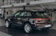 Porsche Macan Base