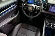 Porsche Macan Base