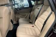 Porsche Macan Base