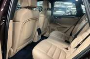 Porsche Macan Base