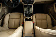Porsche Macan Base