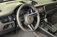 Porsche Macan Base