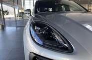 Porsche Macan Base