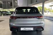 Porsche Macan Base