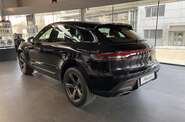 Porsche Macan Base