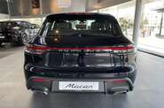 Porsche Macan Base