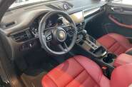 Porsche Macan Base