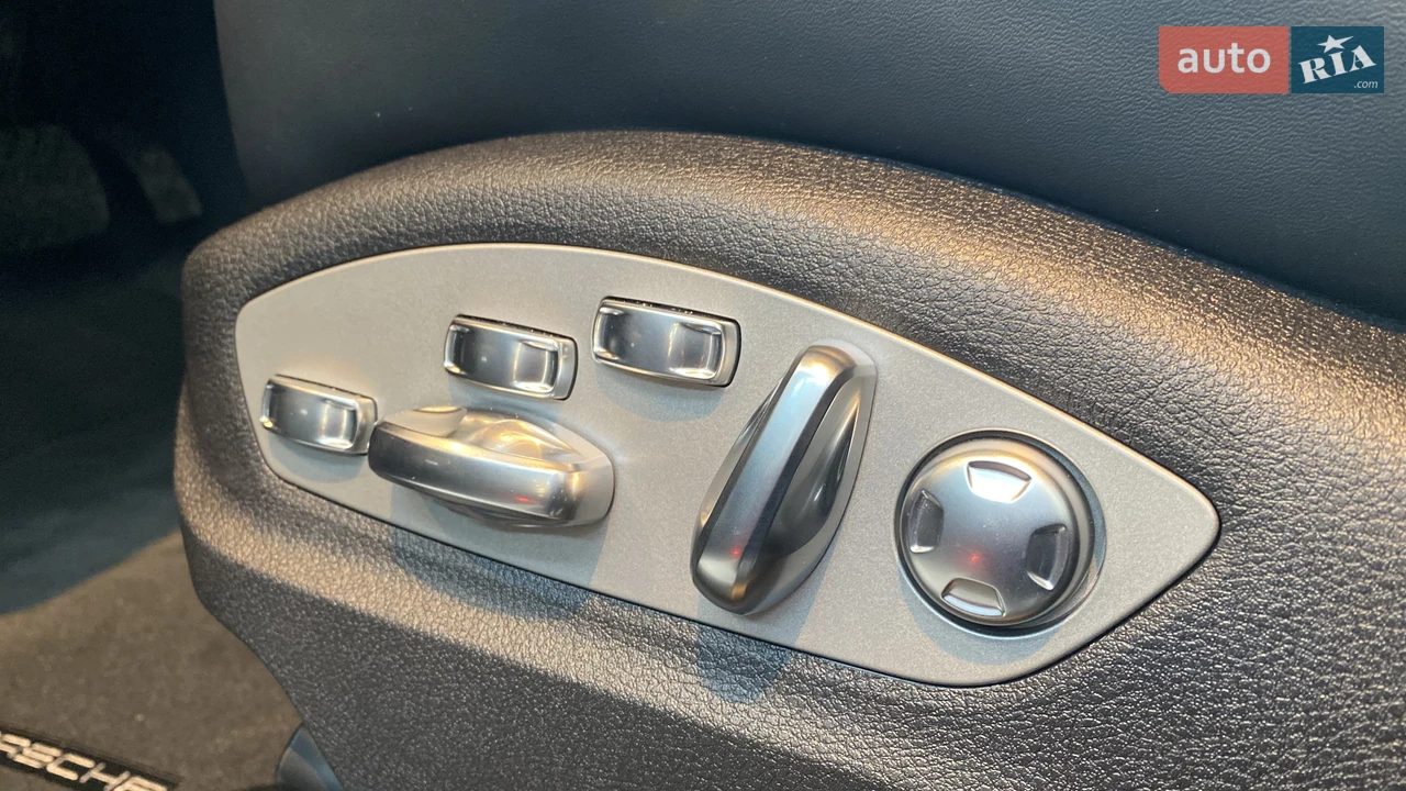 Porsche-0