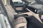 Porsche Macan Base