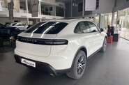 Porsche Macan Base