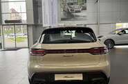 Porsche Macan Base
