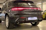 Porsche Macan Base
